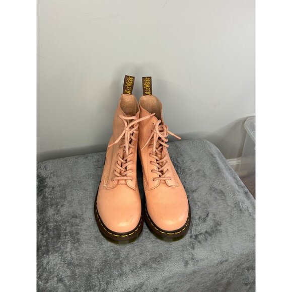Dr. Martens 1460 Pascal 8-Eye Boot, fine-grained, soft leather, salmon size 7 - Picture 1 of 11